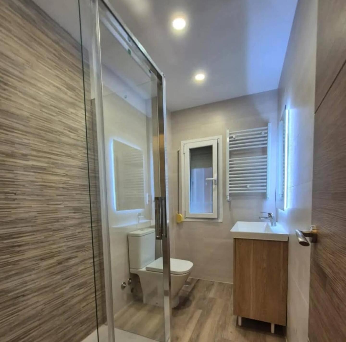 Alexa Host Hostal