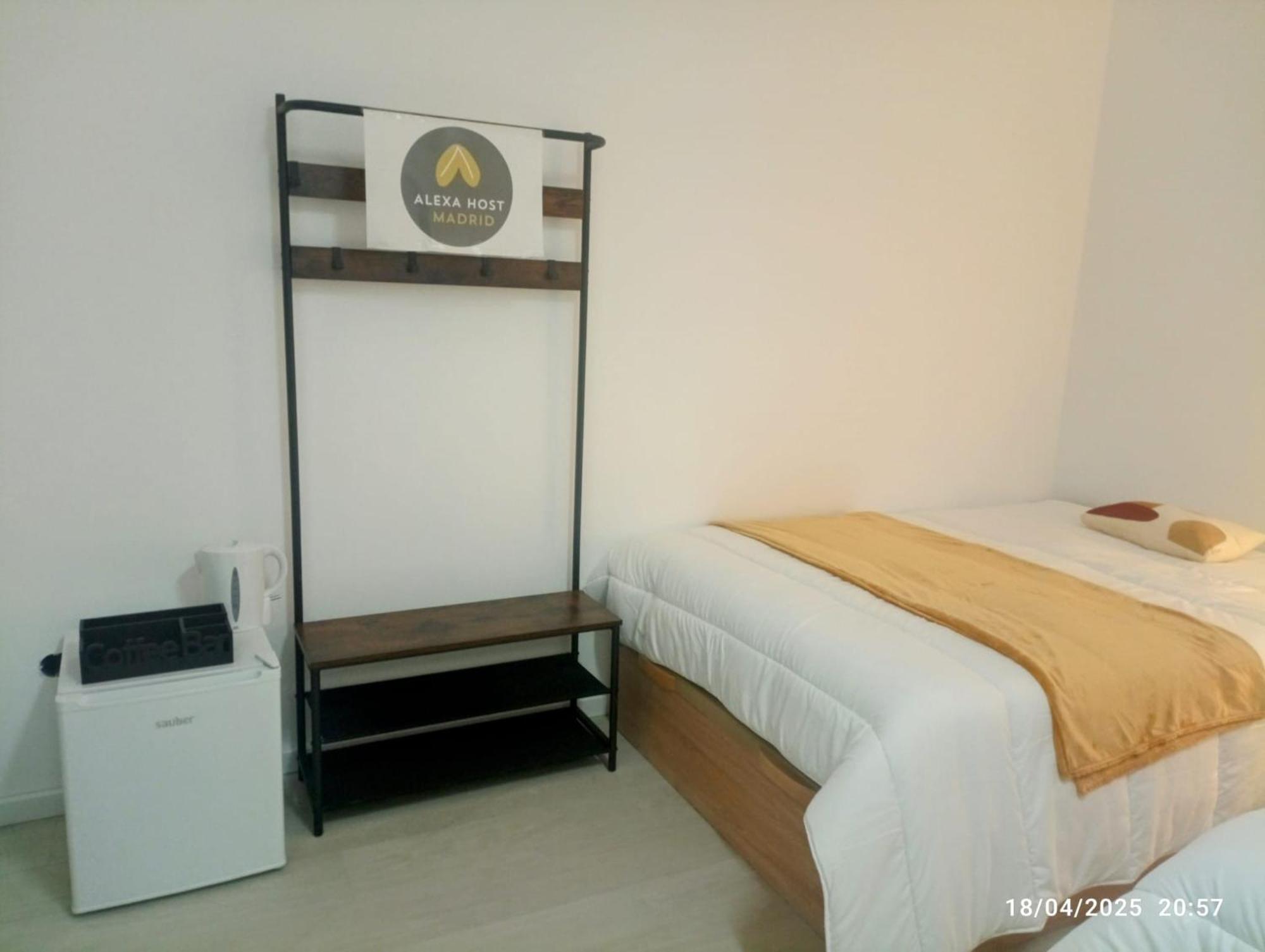 Alexa Host * Madrid