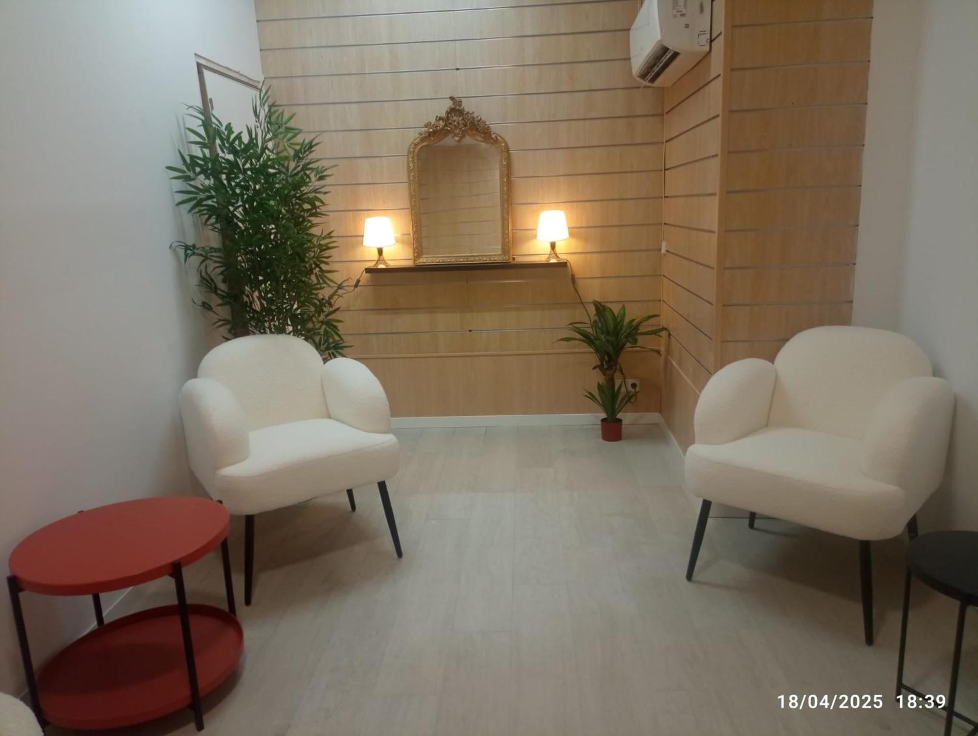 Alexa Host Hostal